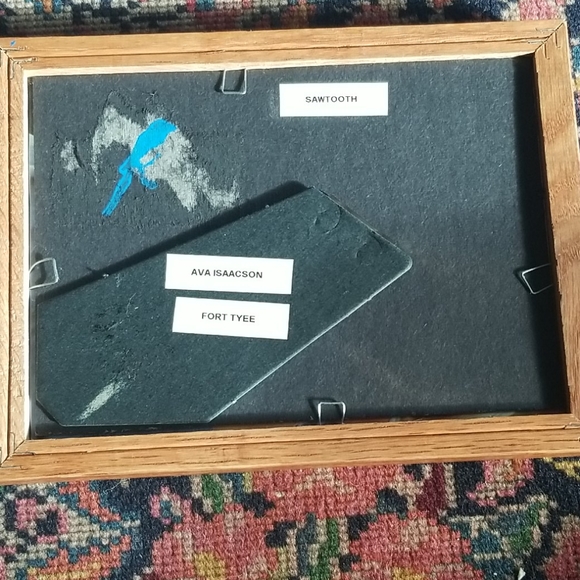 Minimalist Line Drawing - Picture 3 of 3